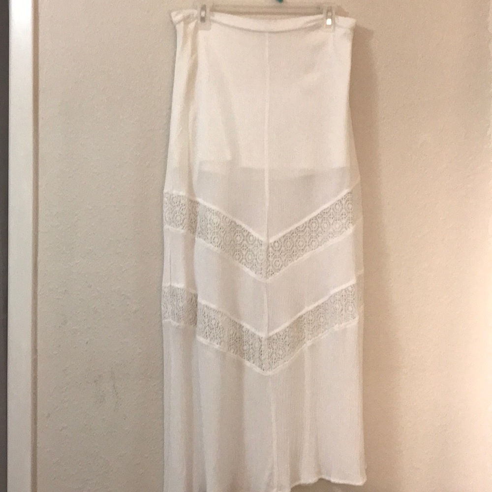Flowy White High Rise Boho Maxi Skirt with Lace